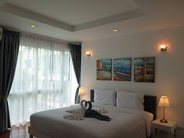 6-18 - 3 Bdr Spacious Penthouse With Shared Pool