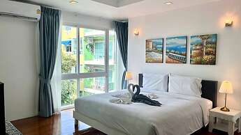 6-18 - 3 Bdr Spacious Penthouse With Shared Pool