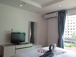6-18 - 3 Bdr Spacious Penthouse With Shared Pool