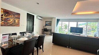 6-18 - 3 Bdr Spacious Penthouse With Shared Pool