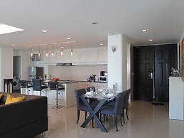 6-18 - 3 Bdr Spacious Penthouse With Shared Pool