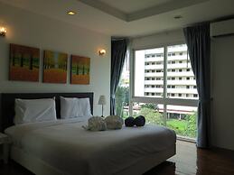 6-18 - 3 Bdr Spacious Penthouse With Shared Pool