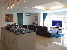 6-18 - 3 Bdr Spacious Penthouse With Shared Pool