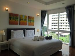 6-18 - 3 Bdr Spacious Penthouse With Shared Pool