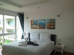 6-18 - 3 Bdr Spacious Penthouse With Shared Pool