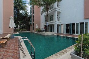 6-18 - 3 Bdr Spacious Penthouse With Shared Pool