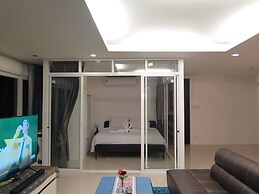6-18 - 3 Bdr Spacious Penthouse With Shared Pool