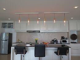 6-18 - 3 Bdr Spacious Penthouse With Shared Pool