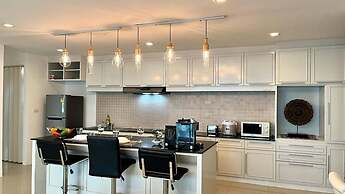 6-18 - 3 Bdr Spacious Penthouse With Shared Pool
