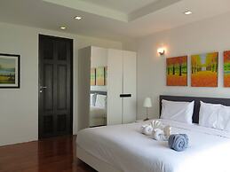 6-18 - 3 Bdr Spacious Penthouse With Shared Pool