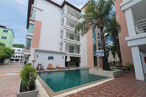 6-18 - 3 Bdr Spacious Penthouse With Shared Pool