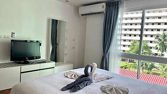6-18 - 3 Bdr Spacious Penthouse With Shared Pool