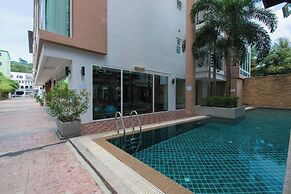 6-18 - 3 Bdr Spacious Penthouse With Shared Pool