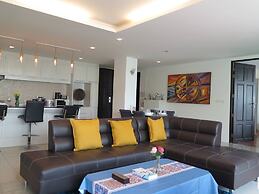 6-18 - 3 Bdr Spacious Penthouse With Shared Pool