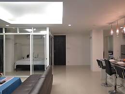 6-18 - 3 Bdr Spacious Penthouse With Shared Pool