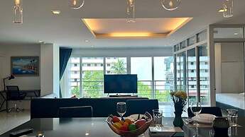 6-18 - 3 Bdr Spacious Penthouse With Shared Pool