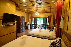 Viang Yonok Hotel Restaurant Sports Club