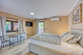 Urban Oasis With Terrace And Parking