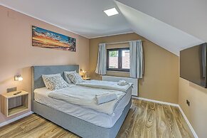 Urban Oasis With Terrace And Parking