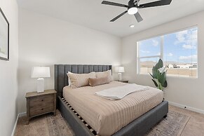 Boots At Kat's 2 Bedroom Condo