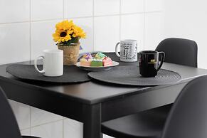 Spacious 3 Bedroom Apartment by Renters