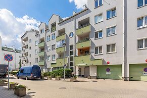 Spacious 3 Bedroom Apartment by Renters