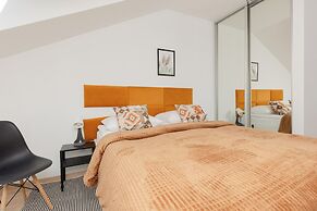 Spacious 3 Bedroom Apartment by Renters