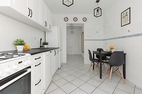 Spacious 3 Bedroom Apartment by Renters