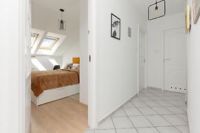 Spacious 3 Bedroom Apartment by Renters