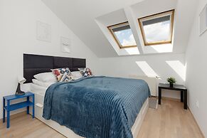 Spacious 3 Bedroom Apartment by Renters