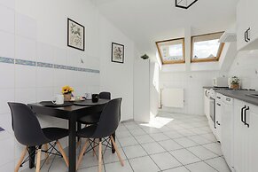 Spacious 3 Bedroom Apartment by Renters