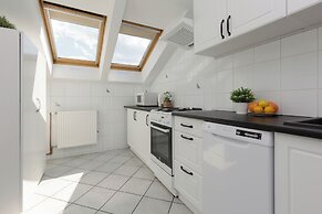 Spacious 3 Bedroom Apartment by Renters