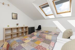 Spacious 3 Bedroom Apartment by Renters