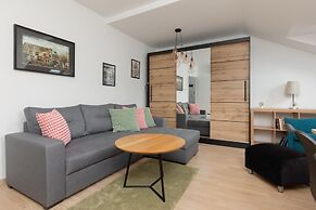 Spacious 3 Bedroom Apartment by Renters