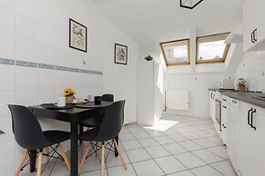 Spacious 3 Bedroom Apartment by Renters