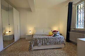 Bed and Parking Cecina Rooms