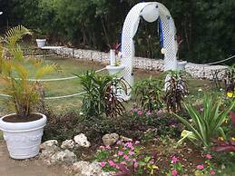 Pondbottom Apartment Hotel