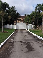 Pondbottom Apartment Hotel