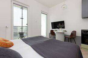 Studios With AC Kasprzaka 29 by Renters