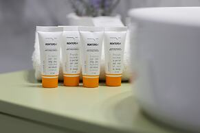 Studios With AC Kasprzaka 29 by Renters