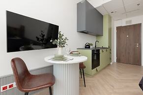 Studios With AC Kasprzaka 29 by Renters