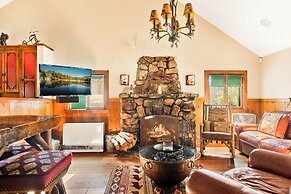 Whispering Pines Walk to Bear Mountain!