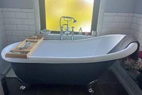 Charming 3BD House W/private Garden - Bristol