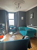 Charming 3BD House W/private Garden - Bristol