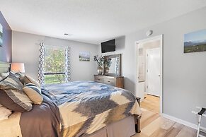 New Mulligans Escape - Community Pool