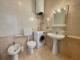 Lovely Flat Facing the Swimming Pool