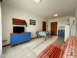 Lovely Flat Facing the Swimming Pool