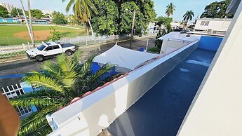 Cozy and Modern Apartment Black & White With Jacuzzi on Terrace