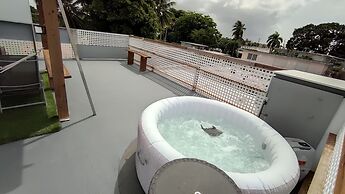 Cozy and Modern Apartment Black & White With Jacuzzi on Terrace