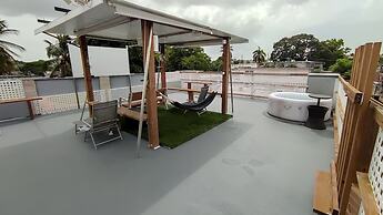 Cozy and Modern Apartment Black & White With Jacuzzi on Terrace